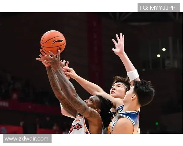 上海篮球队转型之路的纪实与反思:从辉煌到重生的奋斗历程 上海篮球队转型之路的纪实与反思:从辉煌到重生的奋斗历程