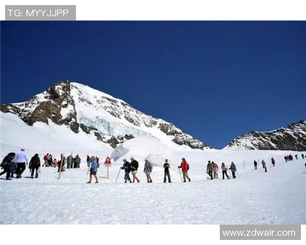 足球明星在瑞士滑雪意外身亡引发全球哀悼与关注